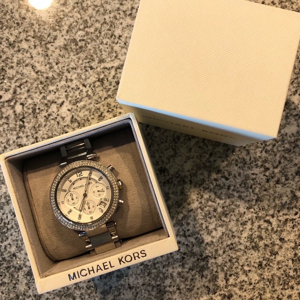 Michael Kors Lifestyle silver Parker watch - Picture 2 of 4